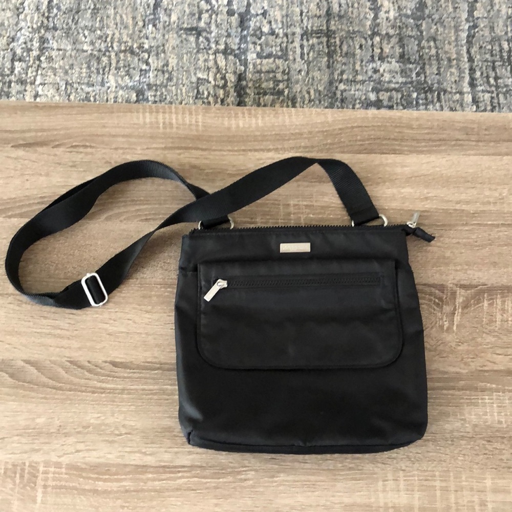 Black Baggalini purse